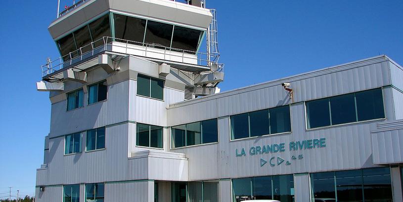 La Grande-4 Airport (YAH), La Grande-4, Canada