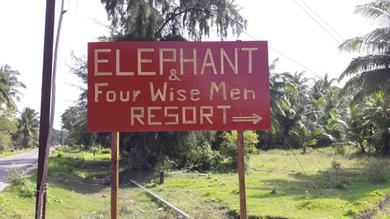 Guest house Elephant and Four wise men resort