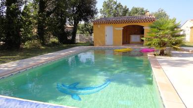 Вилла Villa de 3 chambres avec piscine privee jardin clos et wifi a Regusse
