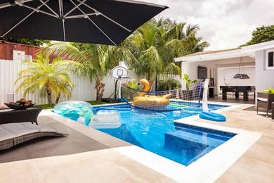 Villa Pool Party! Villa with Heated Pool, Gym, Jacuzzi, Games & More
