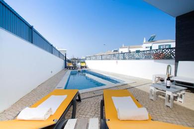 Villa Colina - Heated Pool - Modern Design