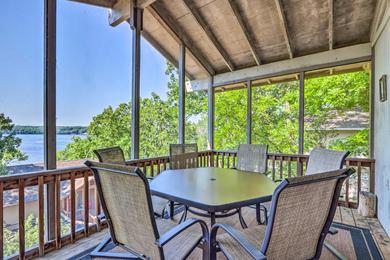 Holiday home Ozarks Cabin with Screened Porch and Resort Perks!