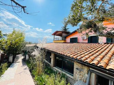 Вилла Captivating 5-Bed Villa in Sulmona A Place To Be!