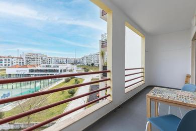 Apartments Sunny 2 BDR Apartment by LovelyStay