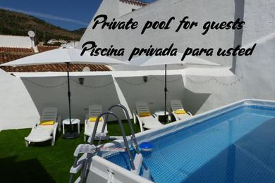Дом отдыха Benalmádena Pueblo - Casa Josefita, patio with Private Pool-Piscina Privada y solarium