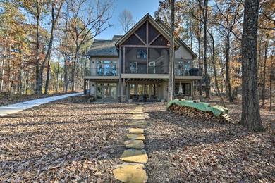Lake Keowee Cottage with Deck and Private Dock!