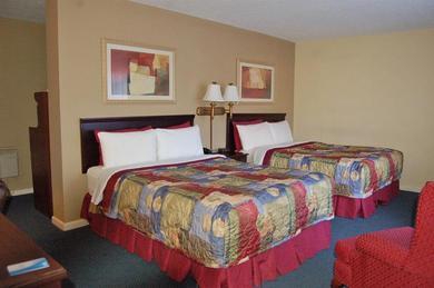 Hotel Golden Manor Inn & Suites