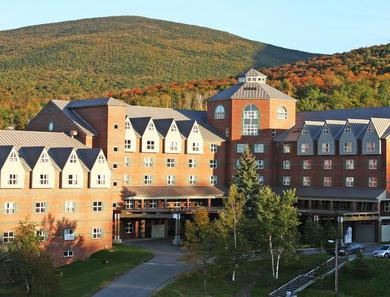 Апартаменты Premier New England Resort Suites at Sugarloaf Mountain