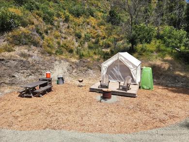 Люкс-шатер Tentrr Signature Site - Mystic Mountain Redwood Grove Camp