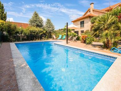 Villa Villa in Mondariz Balneario with Wellness and Private Pool