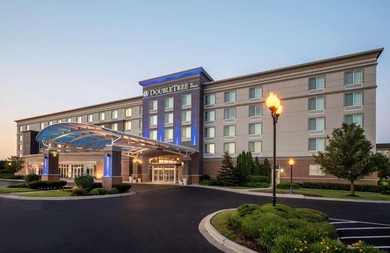 Отель DoubleTree by Hilton Chicago Midway Airport, IL