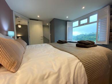 Дом отдыха Beautiful 5 Bedroom, Amazing Water & Valley Views