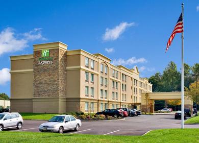 Отель Holiday Inn Express & Suites West Long Branch - Eatontown, an IHG Hotel