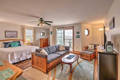 Apartments Oceanfront Lincolnville Studio with Private Balcony!