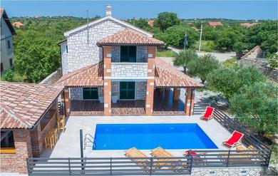 Holiday home Stunning home in Ladevci w/ Outdoor swimming pool, Sauna and 4 Bedrooms