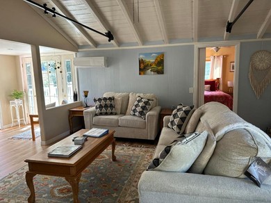 Holiday home Blue Bird Cottage - pet friendly