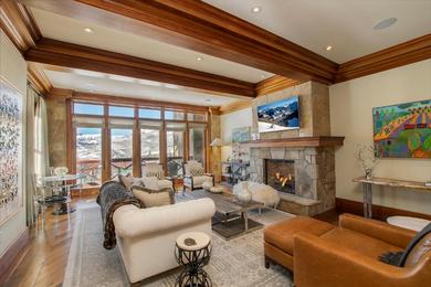 Holiday home Lorian 4 - Luxurious Ski-In Ski-Out Forest Condo