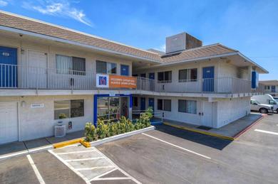 Отель Motel 6-Jurupa Valley, CA - Riverside West