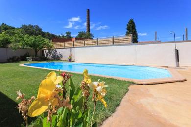 Holiday home Maison d'une chambre avec piscine partagee jardin amenage et wifi a Bollene
