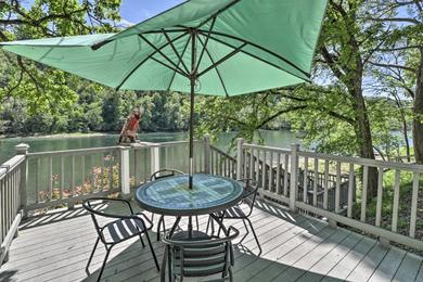 Lakeview Escape with Direct White River Access!