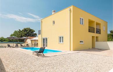 Holiday home Amazing home in Porec with Outdoor swimming pool, WiFi and 3 Bedrooms