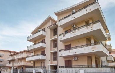 Awesome apartment in Marina di Strongoli with 2 Bedrooms and WiFi
