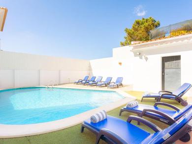Вилла Villa Solmar - Portuguese Style 4 Bedroom Villa for 8 People - Private Pool - Table Tennis - Badmint