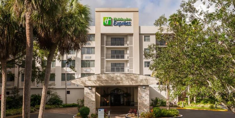 Отель Holiday Inn Express Hotel & Suites Ft. Lauderdale-Plantation, an IHG Hotel