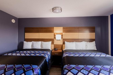 Отель Coratel Inn & Suites by Jasper Inver Grove Heights