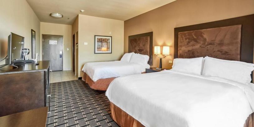 Hotel Holiday Inn Express and Suites Beeville, an IHG Hotel