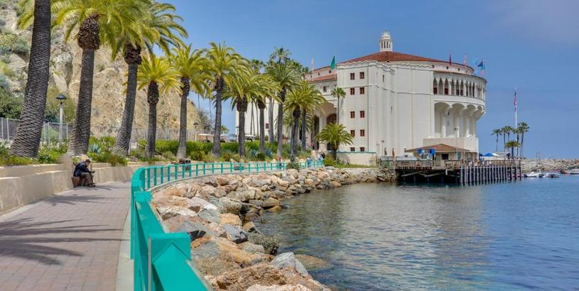Дом отдыха Catalina Island Duplex - Steps to Beach and Pier!