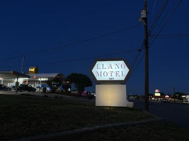  Llano Motel
