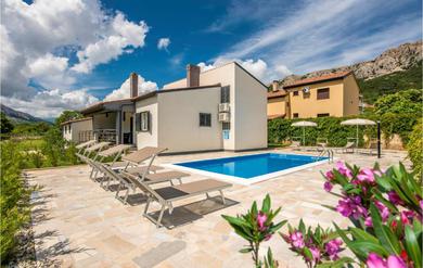 Holiday home Awesome home in Jurandvor with 3 Bedrooms, WiFi and Outdoor swimming pool