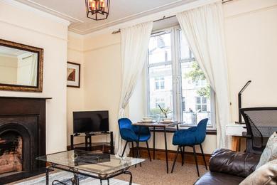 The SUMMIT Apartment - Cozy Aberdeen Westend flat - Perfect for Short or Long stay - 1 bedroom