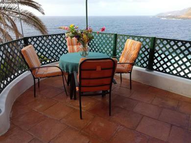 Holiday home Trinimat beach house Tenerife north 1, directly at the ocean