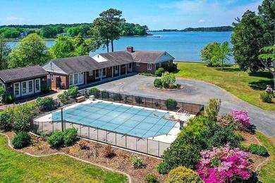 Holiday home Bayfront Retreat with Game Room and Outdoor Pool!