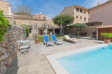 Holiday home Pintor - Rustic Mallorquin town house 3 bedrooms and pool in Caimari