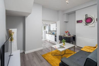 Apartments North London - Luxurious 2 Bedroom Serviced Apartment - Garden CR
