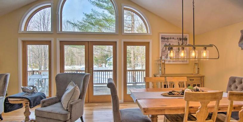 Holiday home Cozy White Mtn Hideaway about 4 Mi to Hiking and Skiing!