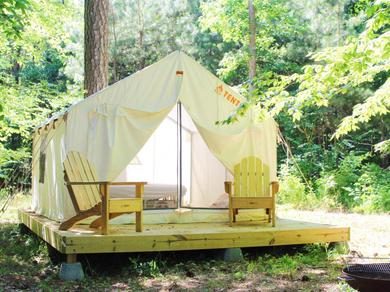 Люкс-шатер Tentrr - Sweet Gum: Woodsy Glamping Retreat Near Chincoteague Island!