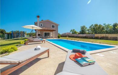 Holiday home Amazing Home In Zminj With Wifi, Private Swimming Pool And Outdoor Swimming Pool