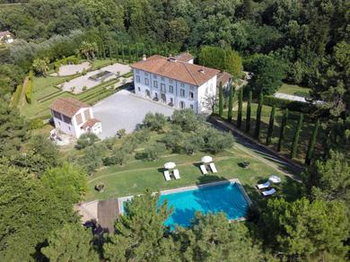 Вилла Colle di Compito Villa Sleeps 10 with Pool Air Con and WiFi