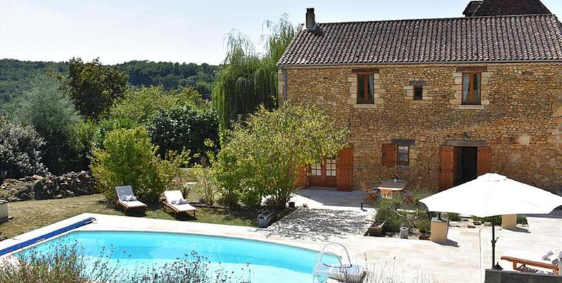 Holiday home Lovely 2-Bed House with swimming pool