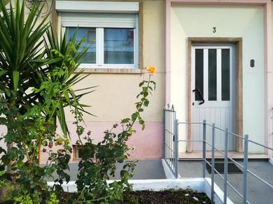 Апартаменты Apartment with 2 bedrooms in Almada with enclosed garden and WiFi 8 km from the beach