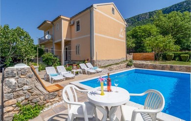  Nice home in Grizane with 4 Bedrooms, WiFi and Outdoor swimming pool