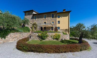 Villa Luxury 6-bed Tuscan Villa near Lucca