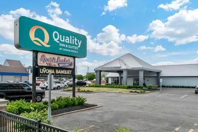 Отель Quality Inn & Suites Banquet Center