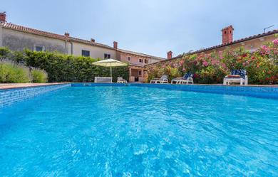 Holiday home Pool & Sun Villa Rici