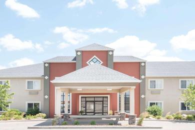 Hotel Howard Johnson by Wyndham Oacoma Hotel & Suites