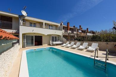 Family friendly apartments with a swimming pool Zadar - Diklo, Zadar - 16493